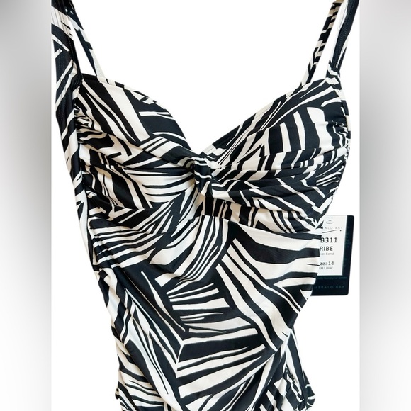 Emerald Bay Black & White Stripe One Piece Swimsuit Size 14 NWT - Picture 3 of 10